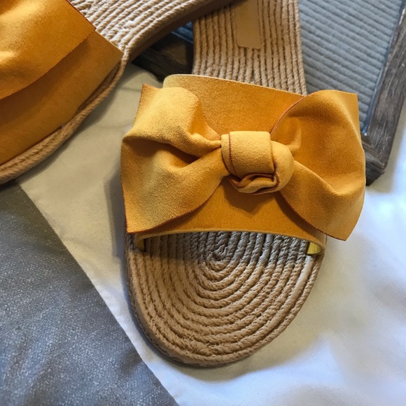 Mustard Yellow Sandals With A Flat Bow Flats NEW - Picture 4 of 7